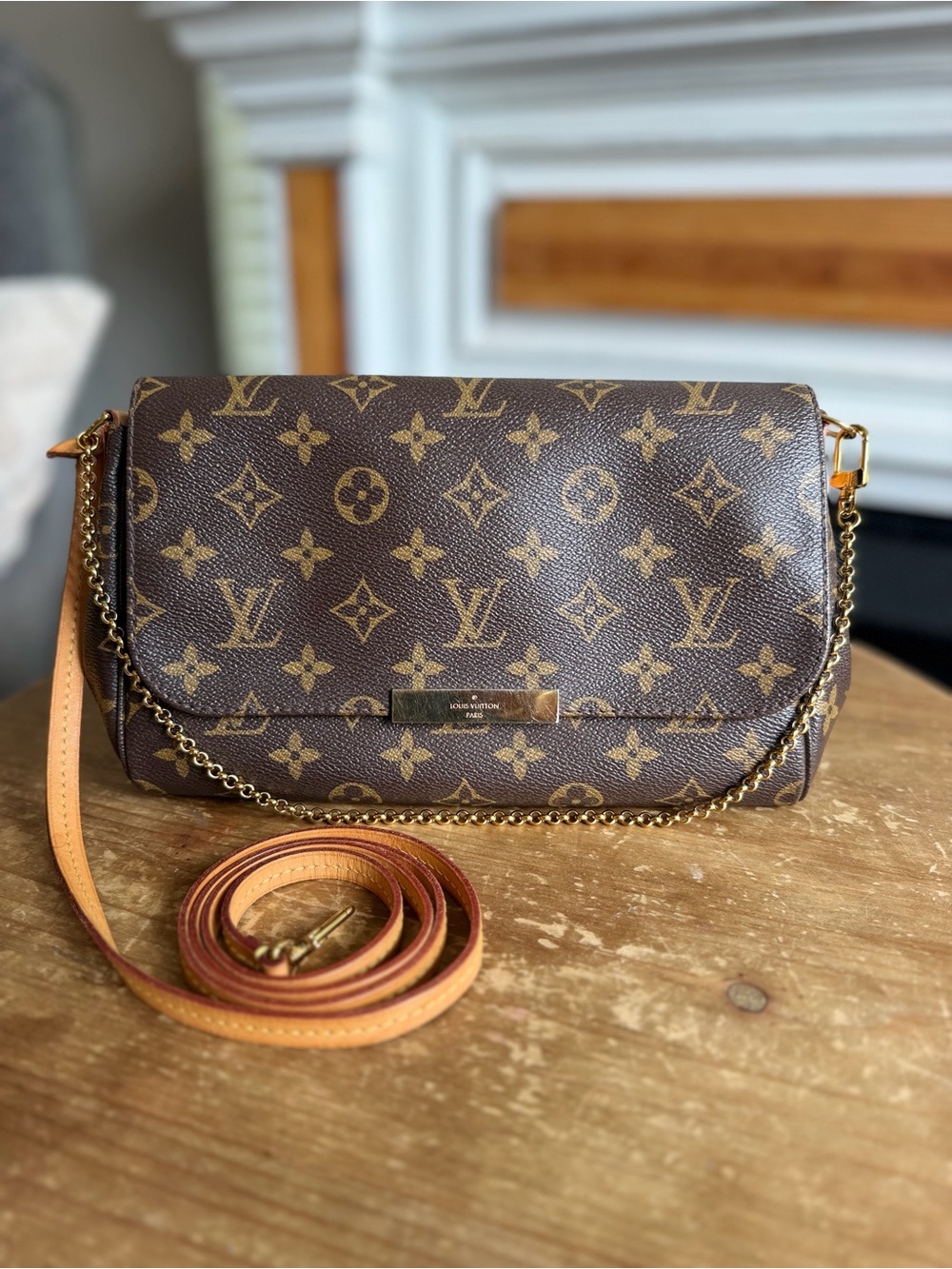 Louis Vuitton Favorite MM Monogram Canvas Crossbody with chain and crossbody